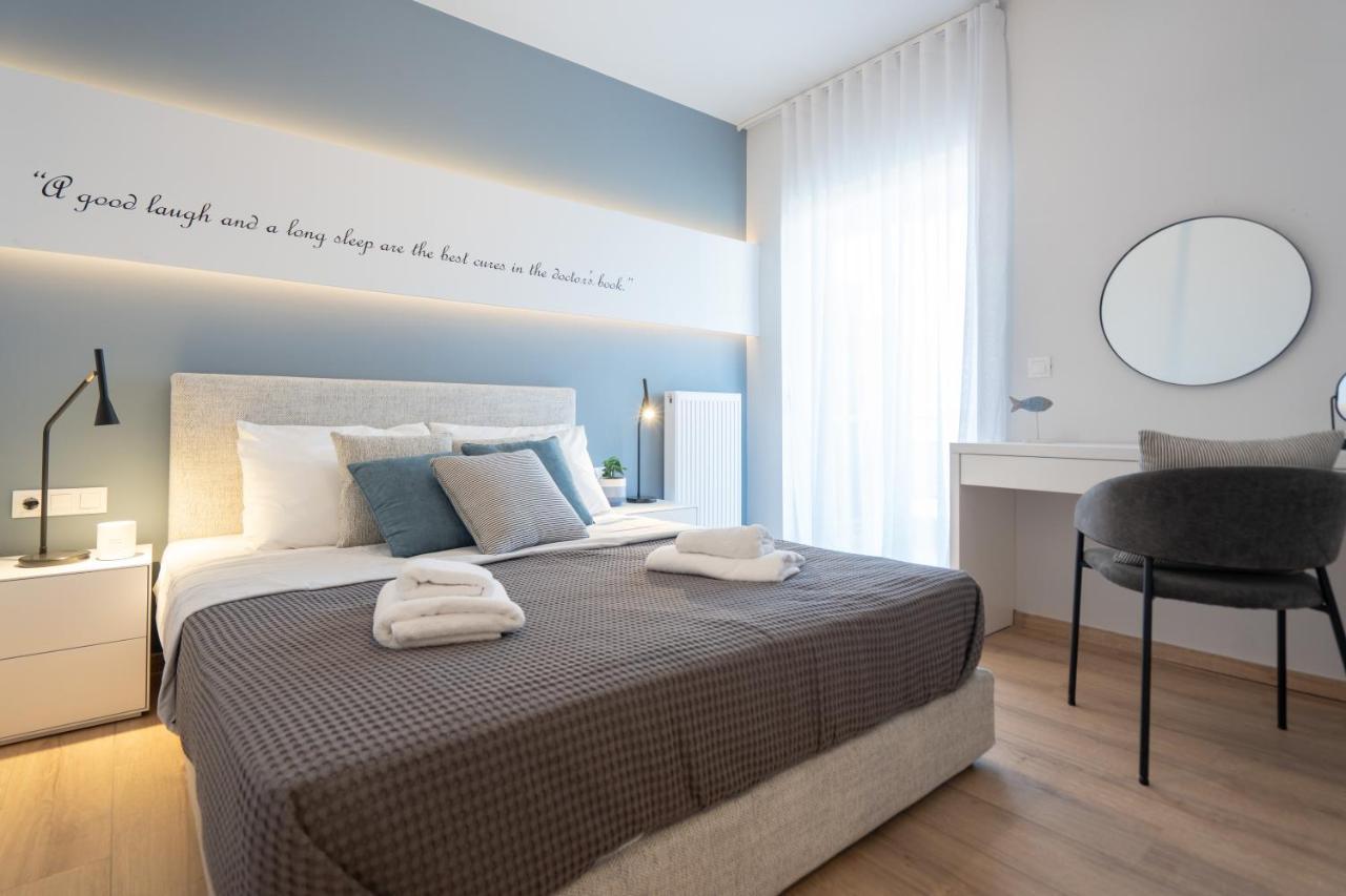 Luxury 4 Bedrooms Apartment Near Flisvos Marina Piraeus Exterior photo