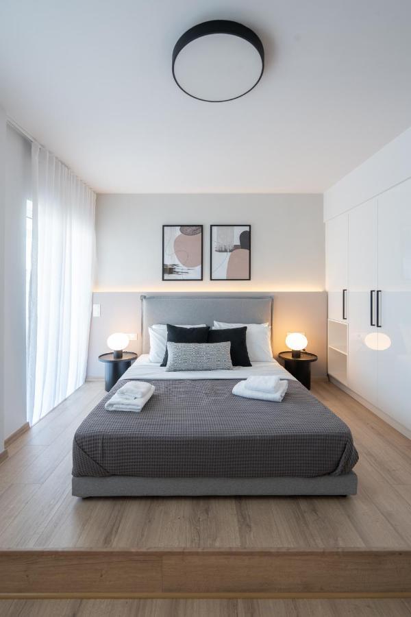 Luxury 4 Bedrooms Apartment Near Flisvos Marina Piraeus Exterior photo