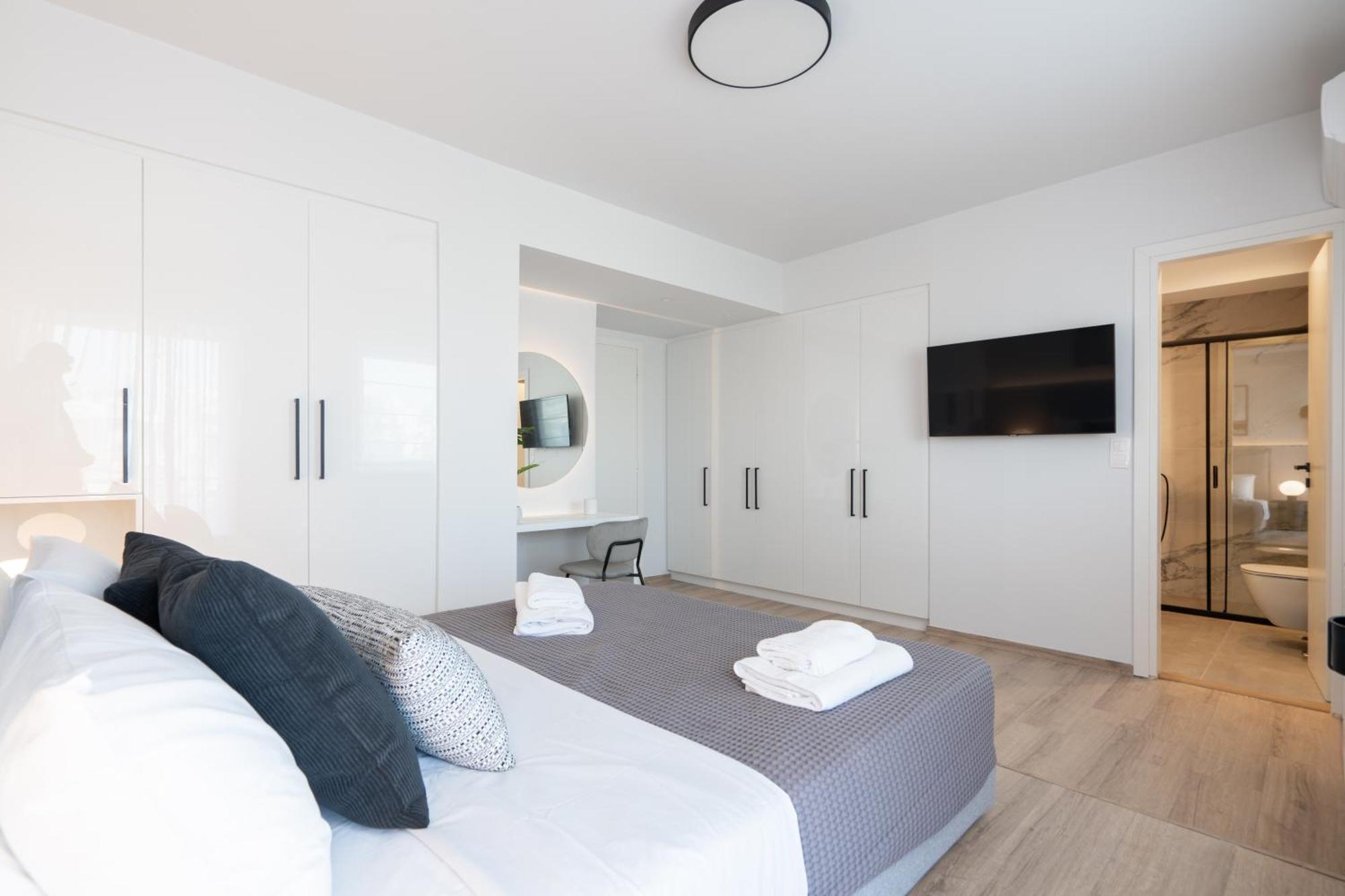 Luxury 4 Bedrooms Apartment Near Flisvos Marina Piraeus Exterior photo